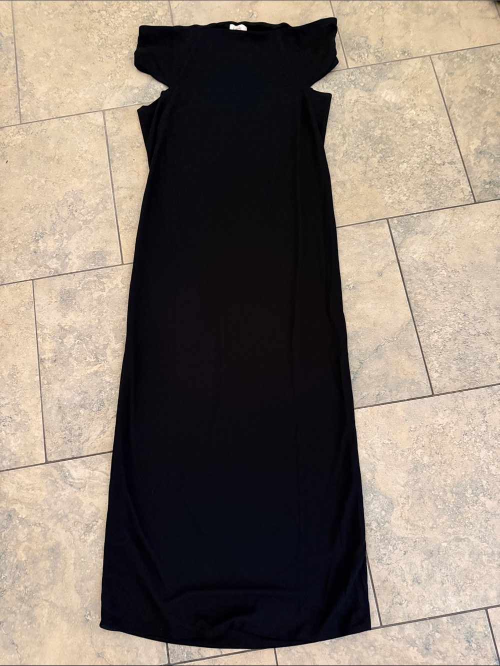 Camila Coelho Black Maxi Dress – Sleek Minimal Silhouette